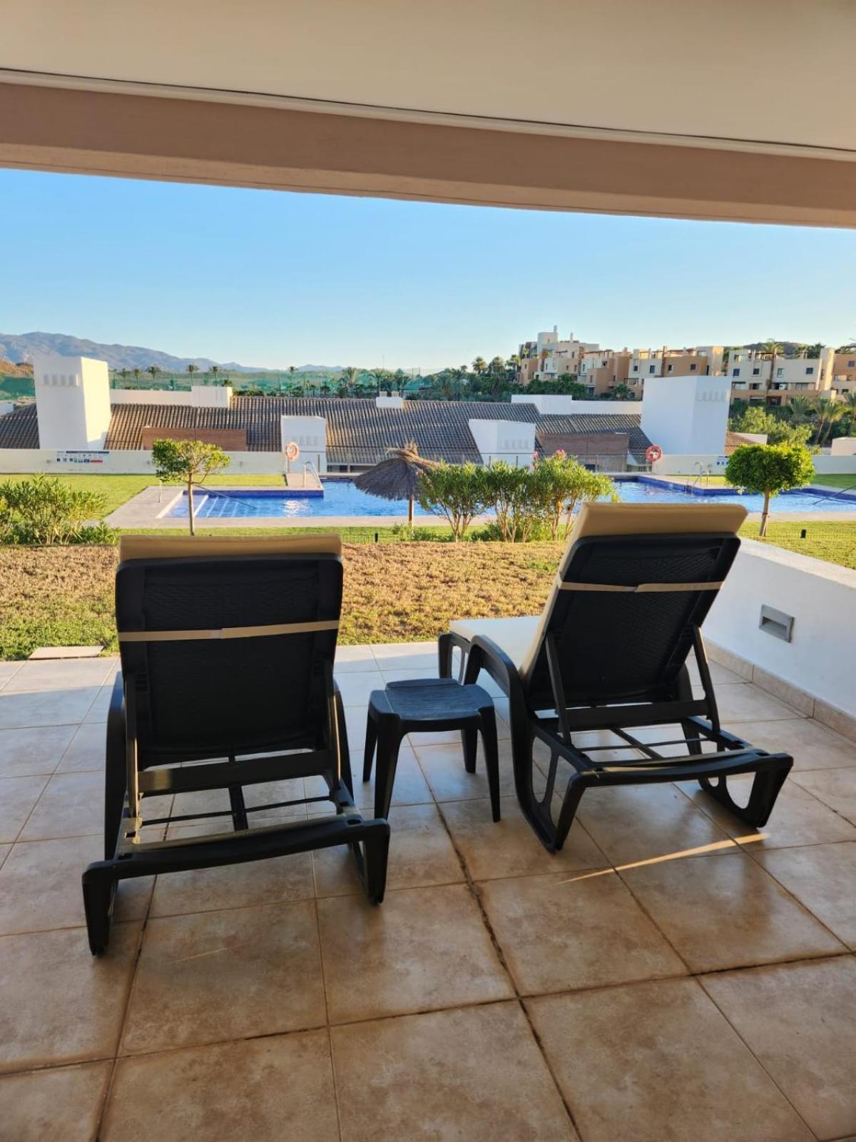 Bajo Con Vistas A La Piscina En Valle Del Este Golf 베라 외부 사진